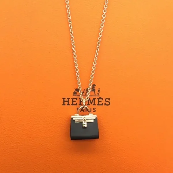 激安価格！エルメス ペンダント アミュレット ケリー コピー H221350B 00