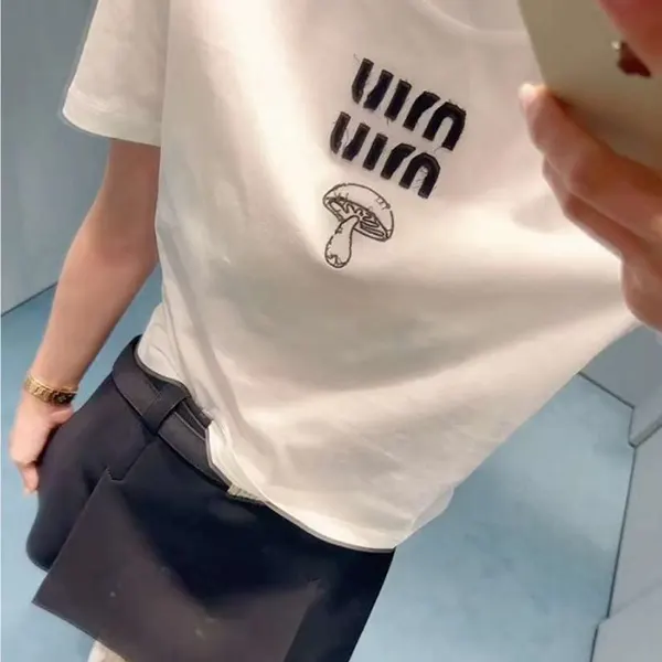 ミュウミュウ ロゴ コットン Tシャツ コピー MJN495
