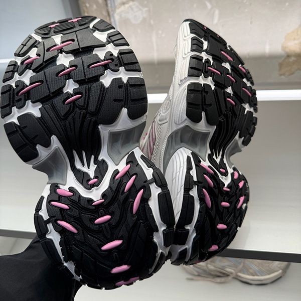 【バレンシアガ】6XL スニーカー 偽物 Sporty B ロゴ 815859W2MV