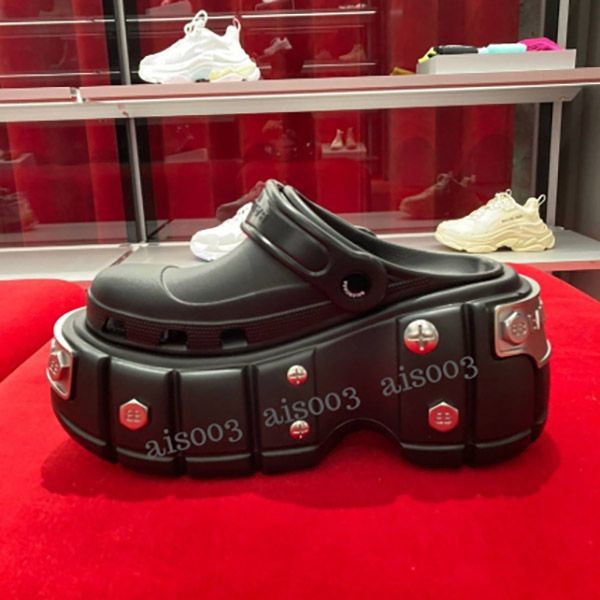 バレンシアガ クロックス 偽物【24SS】バレンシアガ Hard Crocs サンダル 厚底 ロゴ