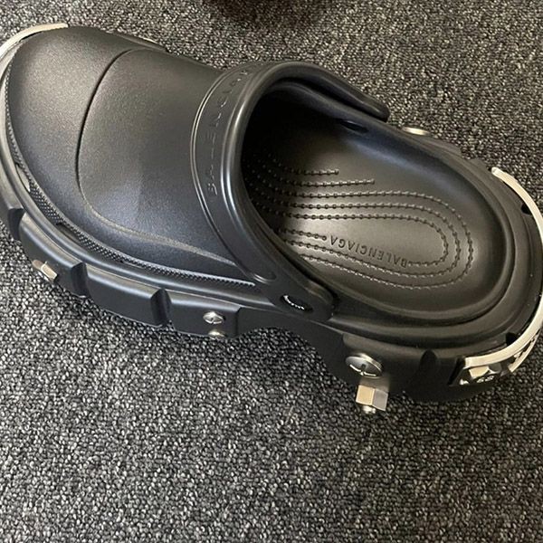 バレンシアガ クロックス 偽物【24SS】バレンシアガ Hard Crocs サンダル 厚底 ロゴ