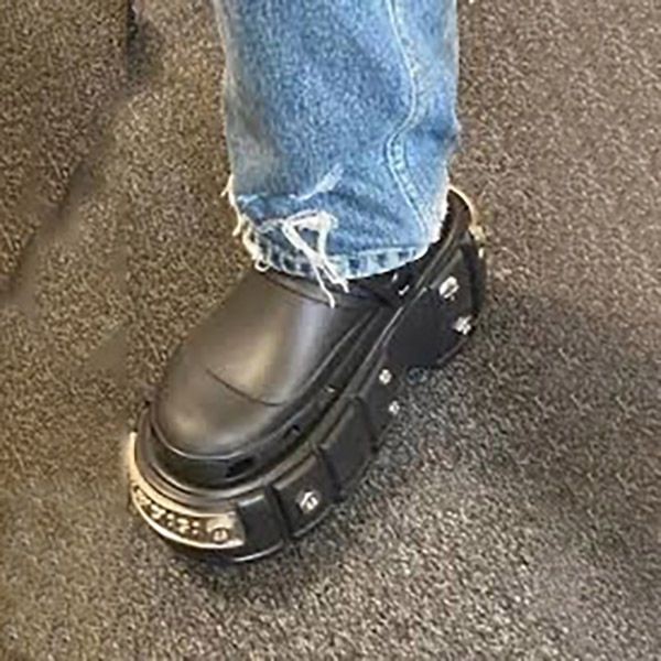 バレンシアガ クロックス 偽物【24SS】バレンシアガ Hard Crocs サンダル 厚底 ロゴ