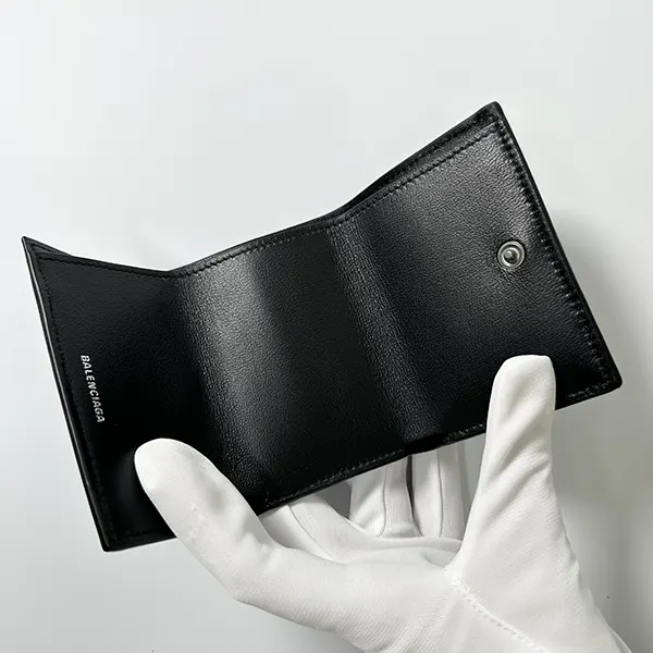 バレンシアガ MATT GUMMY CALF 三つ折り財布 コピー 6002122AAN71000