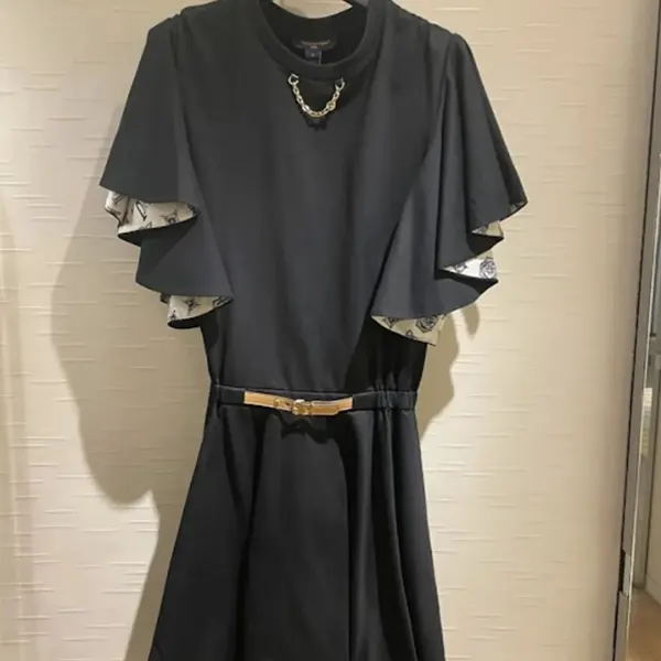 2025ブランド[N級品]ルイヴィトン  フリルスリーブ 偽物 ドレス 1AGOR1