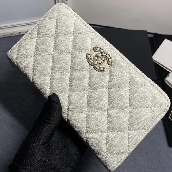 [N級品]速達発送シャネル キラキラCCロゴ 長財布 偽物 AP4555-B12928-10601