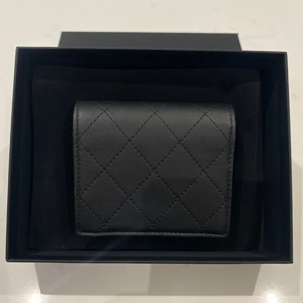 超人気 So Black☆シャネル 折りたたみ財布 偽物 オールブラック AP3817 B15615 94305