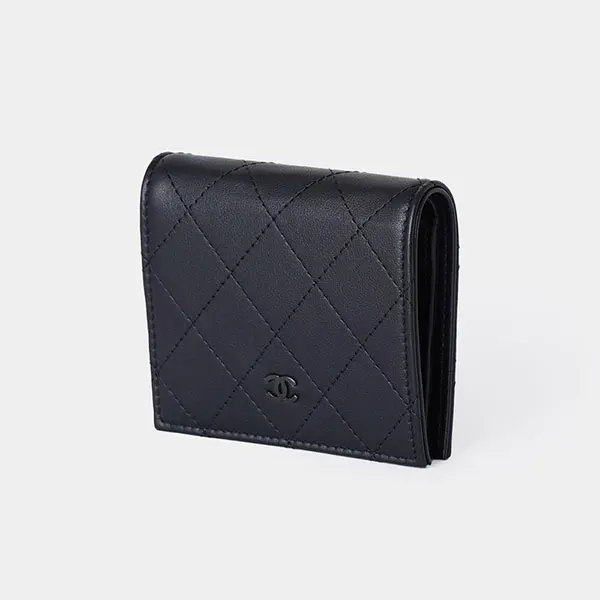 超人気 So Black☆シャネル 折りたたみ財布 偽物 オールブラック AP3817 B15615 94305