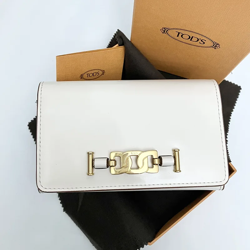 大人気定番☆[N級品]トッズ スーパーコピー Tタイムレス 三つ折り財布 3色 XAWCHNB3300KETS203