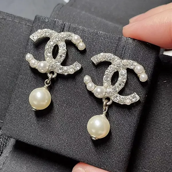 シャネル CCロゴ パールピアス コピー 揺れアクセ AB5737 B04938 NB264