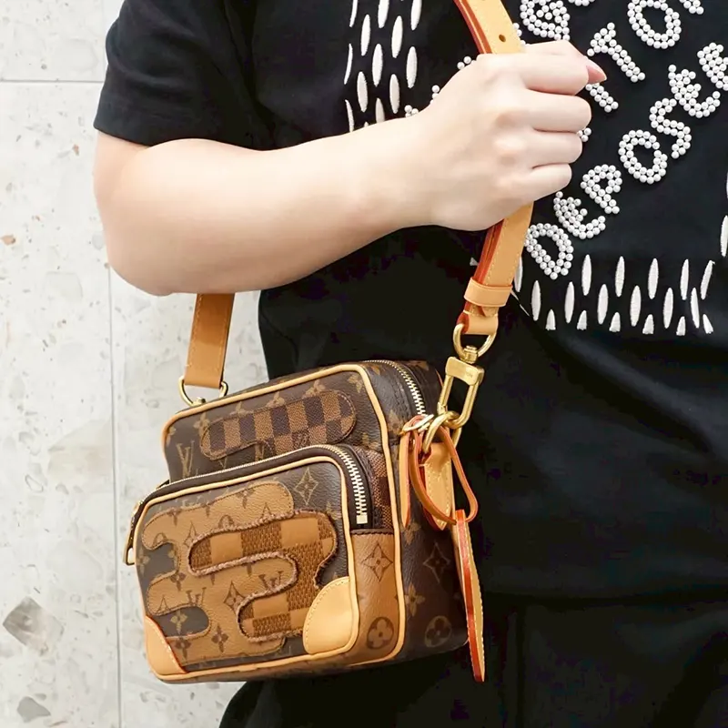最新で絶対欲しい！NIGOコラボ♪ルイヴィトン ナイル バッグ ショルダーバッグ n級品 M26068