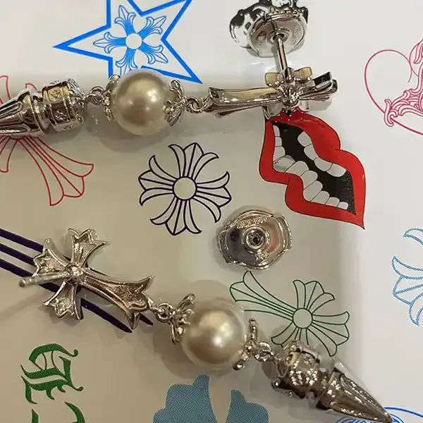 クロムハーツ ミキモト コピー ハート アコヤパールピアス 18K&ダイヤ ch258212