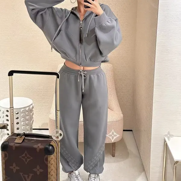 ルイヴィトン モノグラムアクセントニットフーディ 1AGCI1