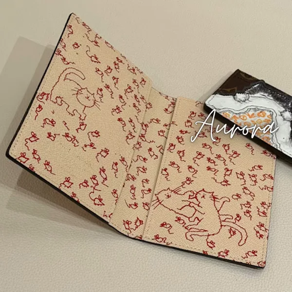最新で絶対欲しい！猫ちゃんと海外旅行へ![ルイヴィトン] パスポートカバー ケース 偽物 M25753