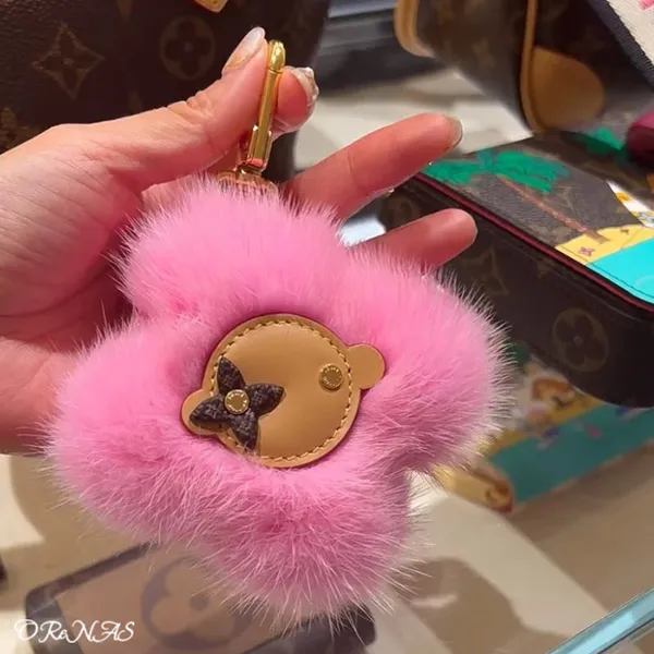 【可愛い♡】ルイヴィトン 偽物 キーホルダー･ヴィヴィエンヌ ファー スキー M02300