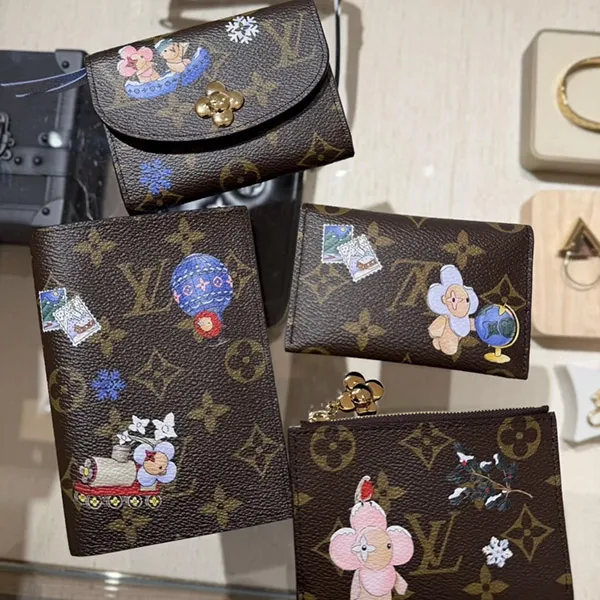 【ホリデー限定！】ルイヴィトン コピー★ポルトモネ・ロザリ ミニ財布 折りたたみ財布 M15323
