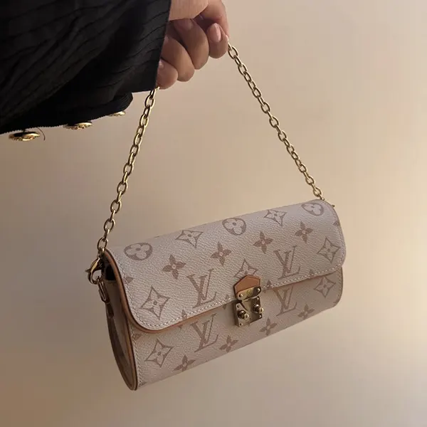 ルイヴィトン ポシェットカミーユ n級品 ショルダーバッグ M26583