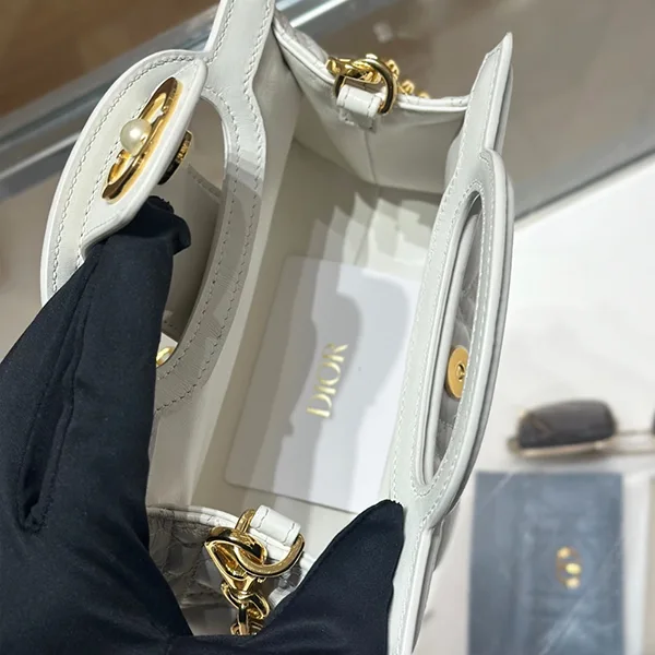 新作[N級品]【マストバイ☆】ディオール Jolie コピー トップハンドル ミニバッグ S3123UNJB
