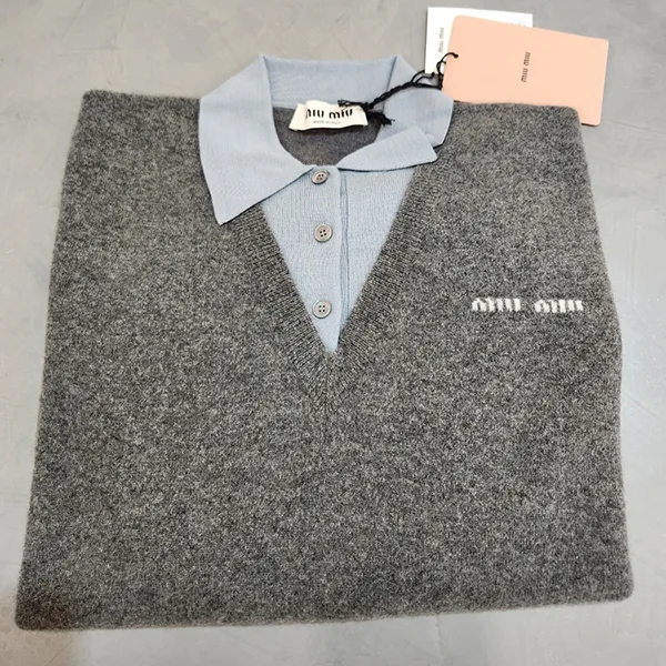 超希少！ミュウミュウ セーター ポロシャツ 偽物 | CASHMERE & WOOL POLO SWEATER セーター MMLA61