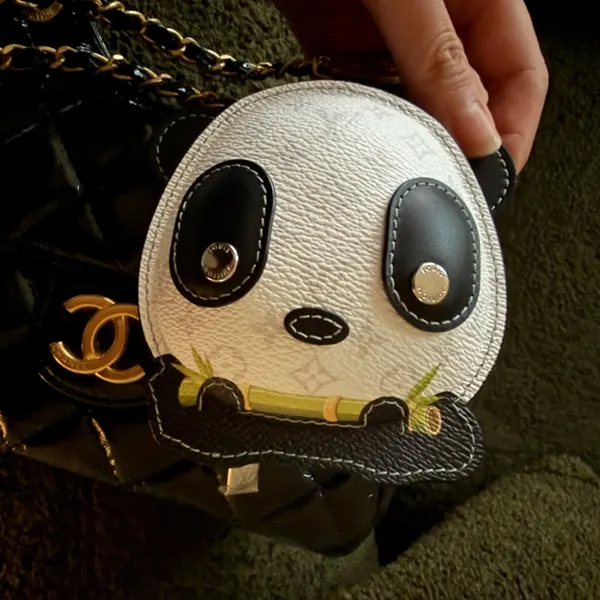 ルイヴィトン バッグチャーム・LV パンダ コピー M03397