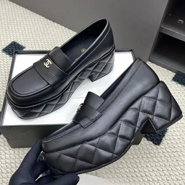 存在感抜群♥【シャネル】厚底マトラッセローファー コピー G46582
