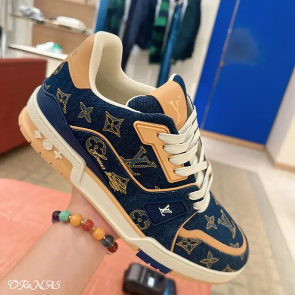 [N級品]すぐ届☆ルイヴィトン LV トレーナー スニーカー 1AJ360
