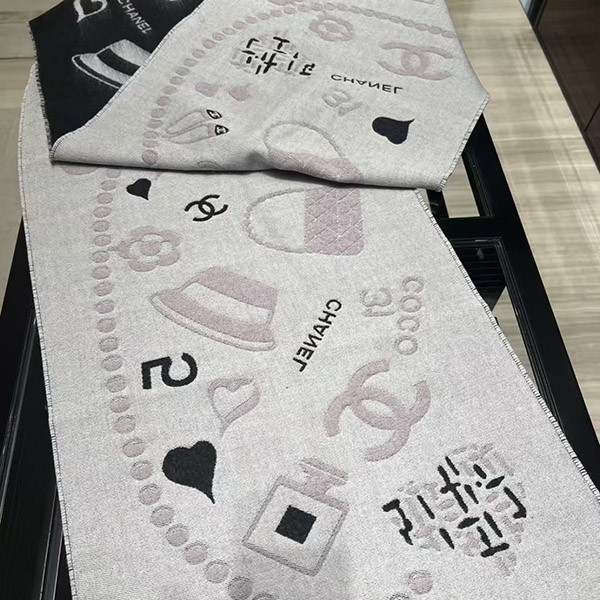 一枚で主役級☆【シャネル スーパーコピー】リバーシブルマフラー ストール AAB353 B21866 U3450