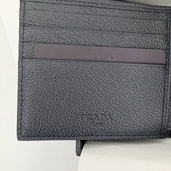 【プラダ】大人気！ Bifold Wallet 二つ折り財布 コピー Triangle Logo 2MO738_2CB2