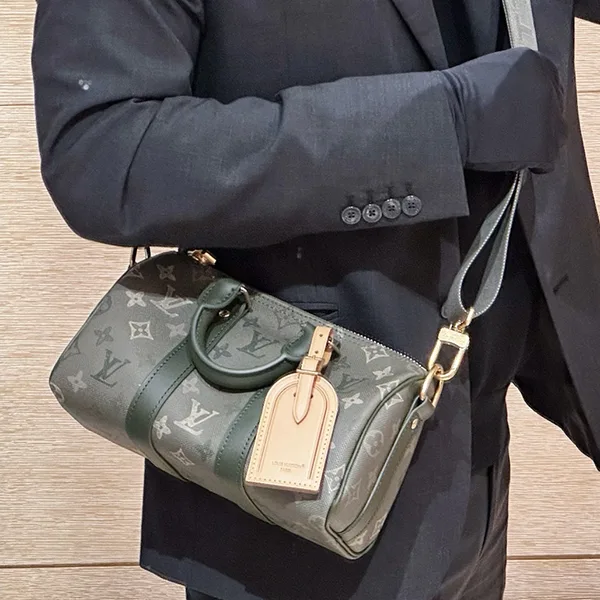 超人気【カラーがオシャレ】ルイヴィトンキーポル バンドリエール 25 パチモン M26930