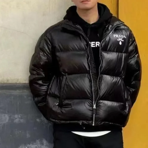 【プラダ】クロップド丈 Re-Nylon ダウンコート◆SGC089-11a9