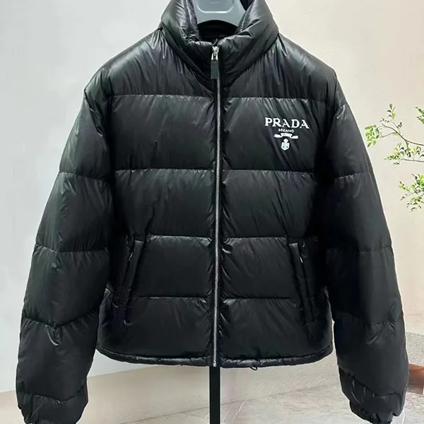【プラダ】クロップド丈 Re-Nylon ダウンコート◆SGC089-11a9