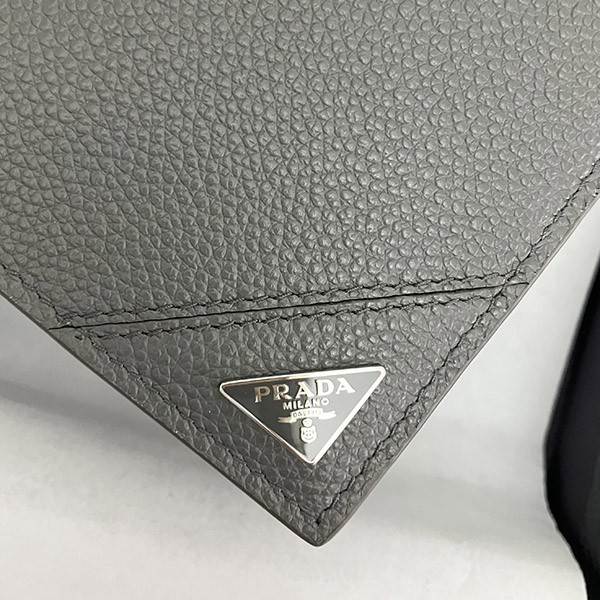 【プラダ】大人気！ Bifold Wallet 二つ折り財布 コピー Triangle Logo 2MO738_2CB2