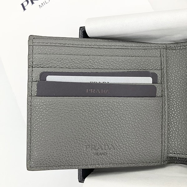 【プラダ】大人気！ Bifold Wallet 二つ折り財布 コピー Triangle Logo 2MO738_2CB2