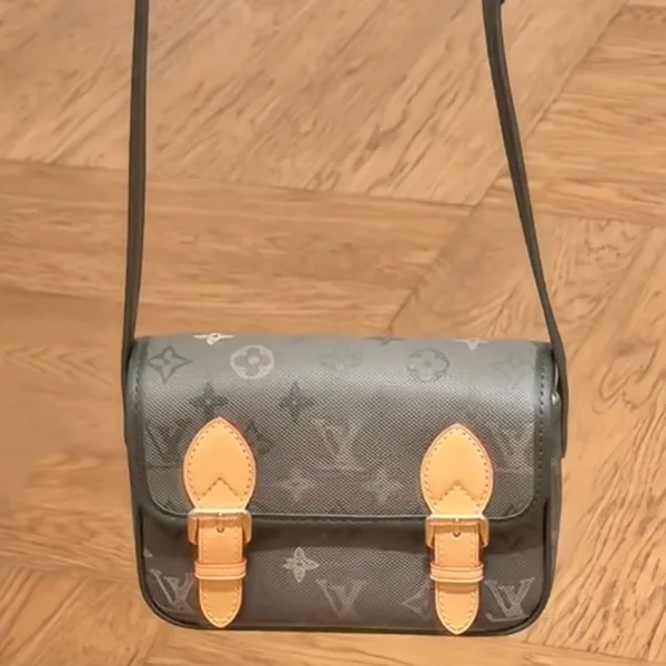 超限定【カーキ☆】ルイヴィトン サッチェル 偽物 ウェアラブル ウォレットM26969