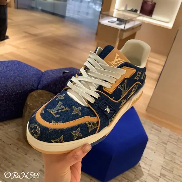 [N級品]すぐ届☆ルイヴィトン LV トレーナー スニーカー 1AJ360