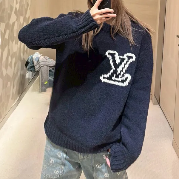 お早めに★【上品でモダンなロゴ使い】ルイヴィトン クールネックセーター 偽物 LV インターシャ クルーネック 1AJAYX