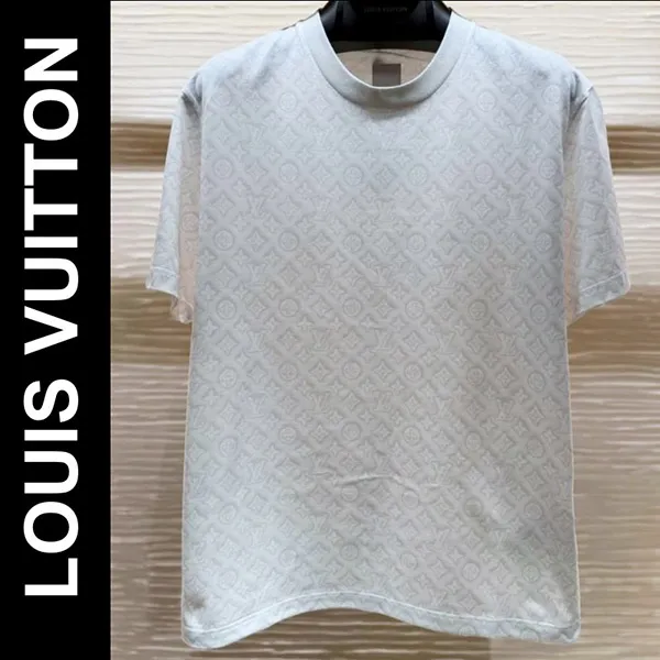 追跡付きで安心届け◆《一味違うグラフィカル》ルイヴィトン 偽物 モノグラム ショートスリーブTシャツ 1AJCB9