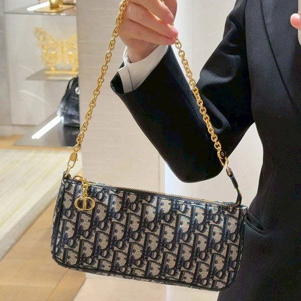 【昼夜問わず活躍します】ディオール コピー 30 Montaigne チェーンポーチ ショルダーバッグ S4323UDJB_M928