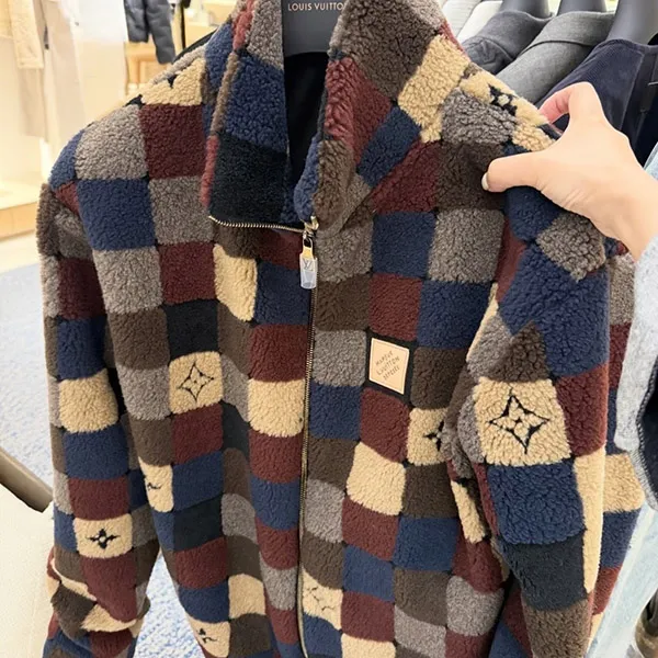 《モコモコが可愛い♡》ルイヴィトン スーパーコピー ダミエ フリースブルゾン 1AJCAT