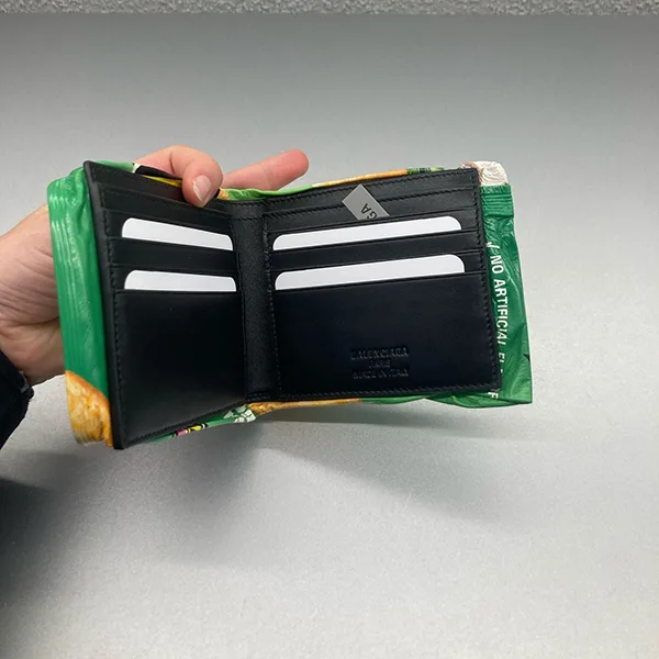 バレンシアガ CHIPS SQUARE 財布 ウォレット ロゴ 2つ折り レザー bl12052