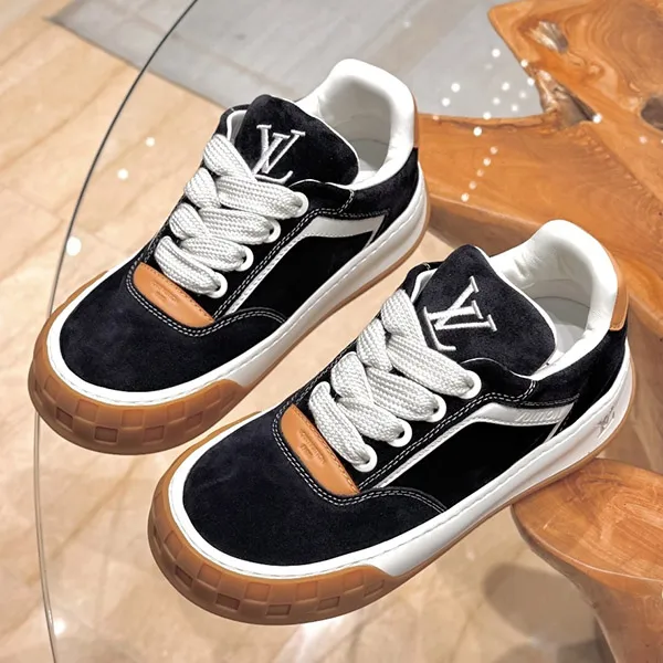 【上品で万能な一品】ルイヴィトン 偽物 LV ティルテッド スニーカー 1AJ766