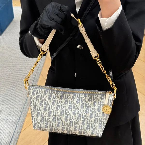 【クールに、エレガントに】ディオール ディオールstar ホーボーバッグ 偽物 S3202UDFD_M925