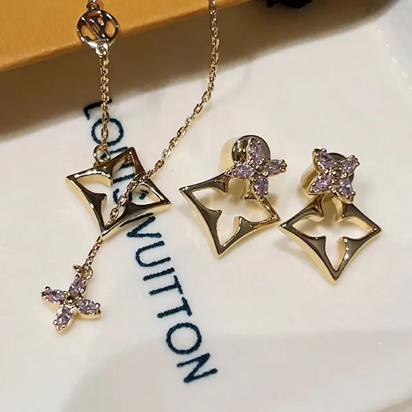完売必至!ルイヴィトン フラワーグラム ピアス M03241