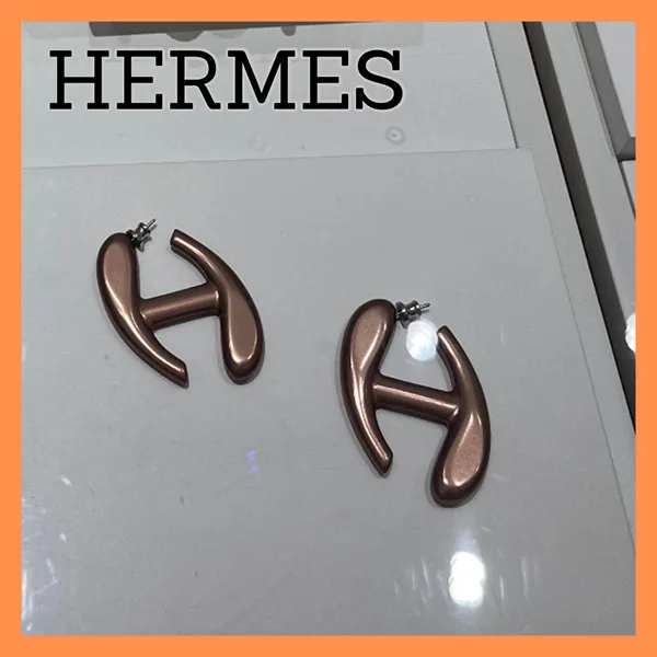 雑誌掲載★【洗練モード】エルメス Hロゴ メタルピアス エッジの効いた存在感 h2512091