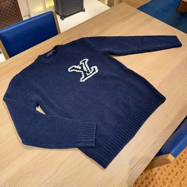 お早めに★【上品でモダンなロゴ使い】ルイヴィトン クールネックセーター 偽物 LV インターシャ クルーネック 1AJAYX