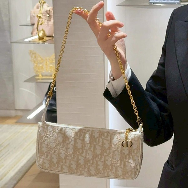 【昼夜問わず活躍します】ディオール コピー 30 Montaigne チェーンポーチ ショルダーバッグ S4323UDJB_M928