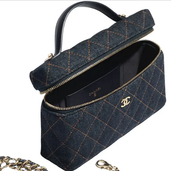 口コミで高評価！♡待望のデニム素材【シャネル】2way バニティバッグ AP4385 B23492 U7663