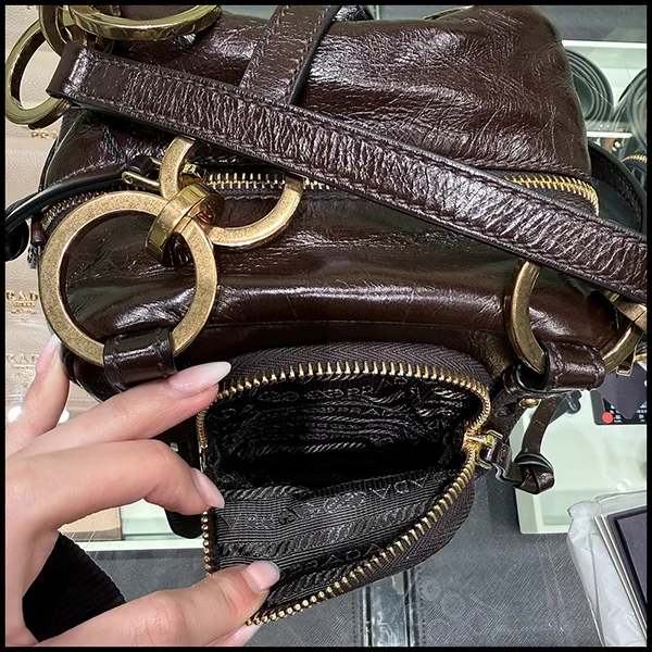 プラダ Dangle Mini レザー ショルダーバッグ pd2601161