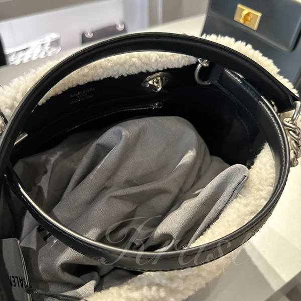 バレンシアガ トートバッグ N級品 スペシャルセール!DUTY FREE TOTE S 261101