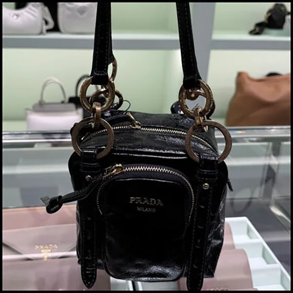 プラダ Dangle Mini レザー ショルダーバッグ pd2601161