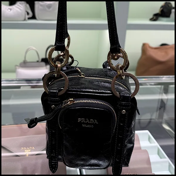 プラダ Dangle Mini レザー ショルダーバッグ pd2601161
